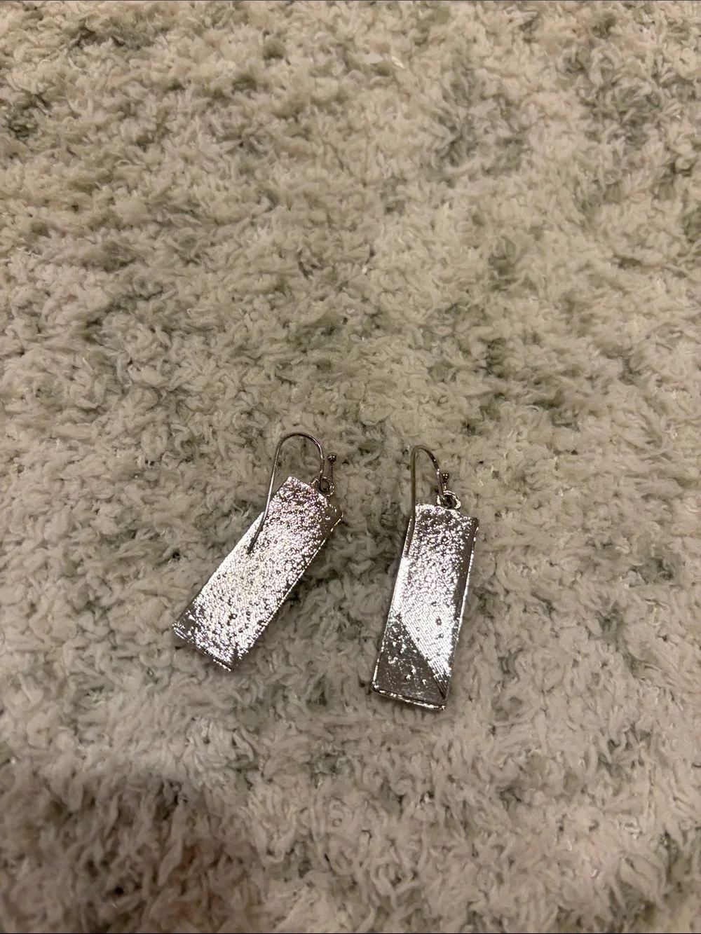 Southwest Santa Fe Styled Desert Cactus Pierced Resin Earrings NWT 1.50”